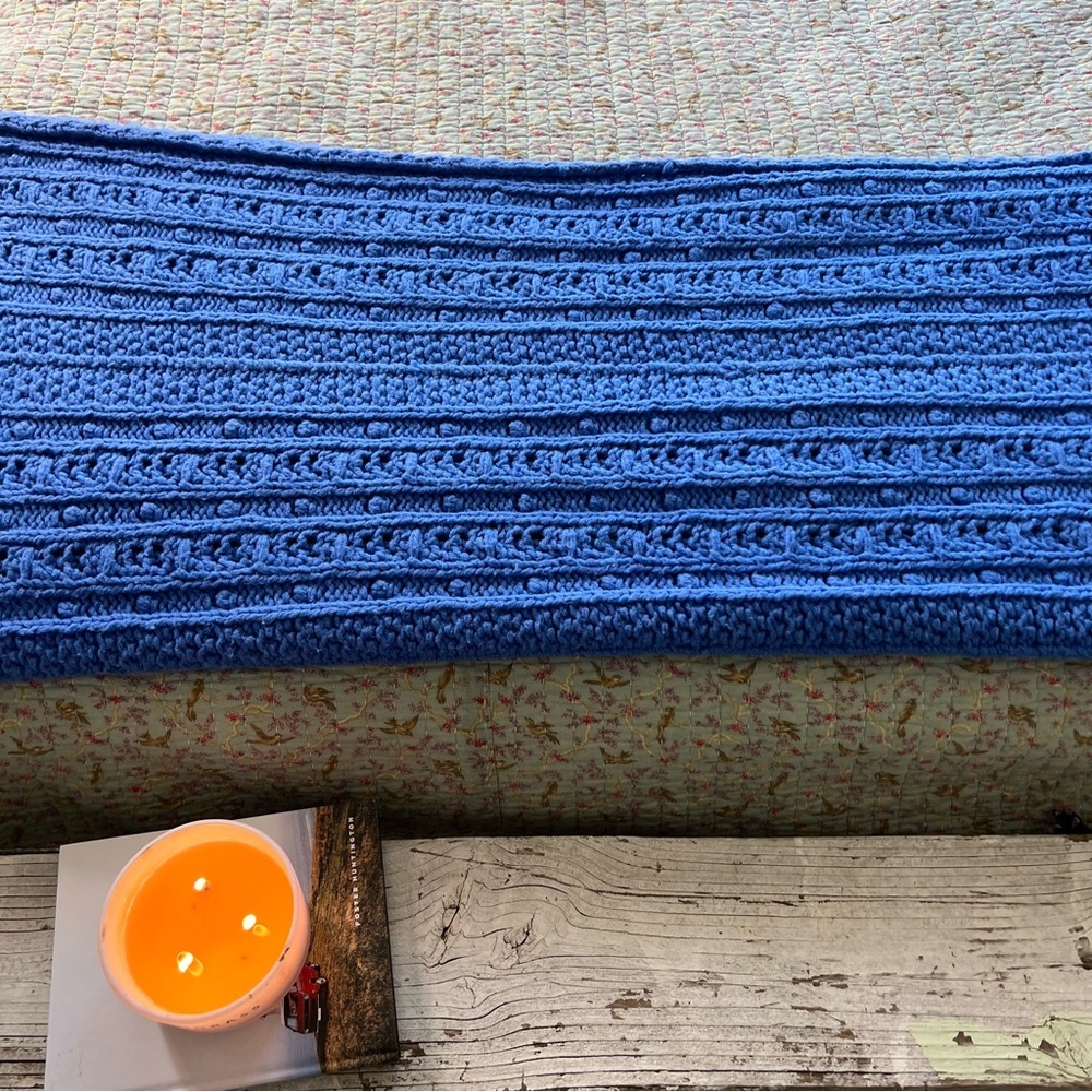 Vintage hand made crocheted  cable knit fringe blanket - Picture 3 of 7
